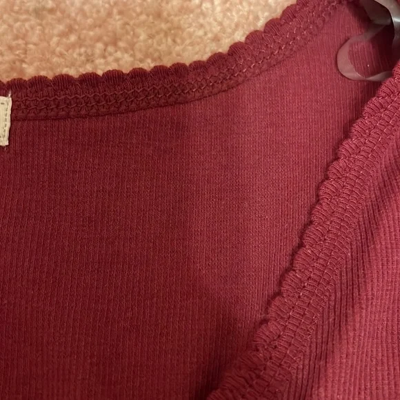 Cropped Baby Tee Never Worn Maroon Common Stitch Tee - Picture 4 of 4